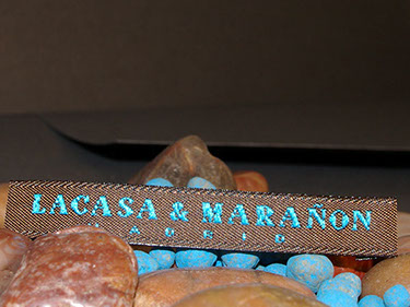 etiquetas de tela , etiquetas bordadas ,&nbsp; etiquetas estampadas , cintas impresas y cintas personalizadas, ropa, etiquetas para ropa, madrid, dis